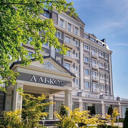 Hotel Alkor Truskavets Bagian luar foto