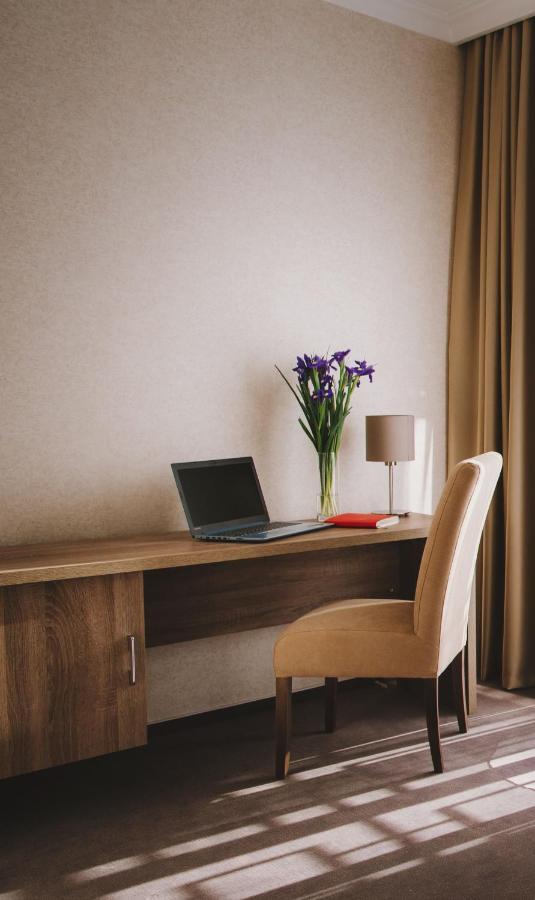 Hotel Alkor Truskavets Bagian luar foto