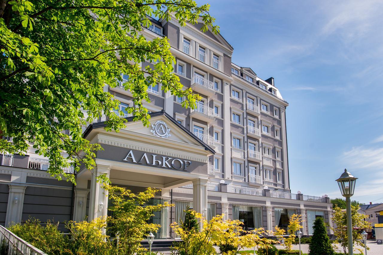 Hotel Alkor Truskavets Bagian luar foto